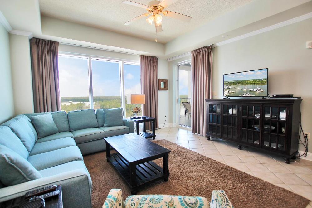 Wharf 812 by Youngs Suncoast